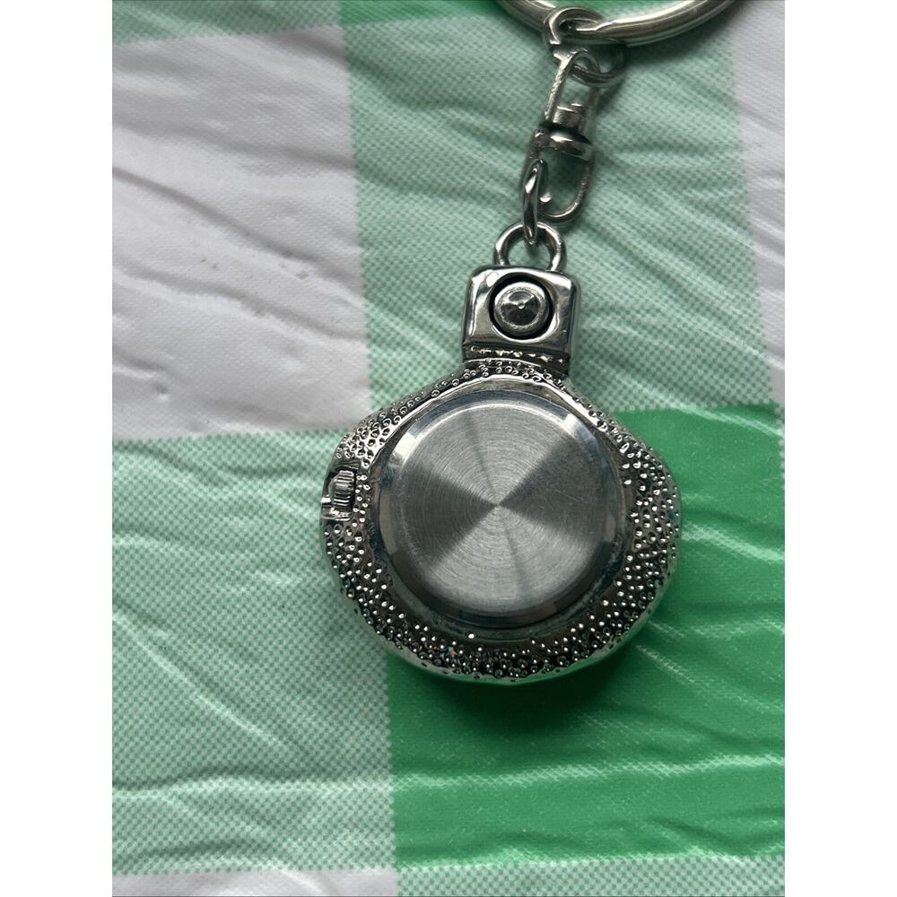 Pink Clam Keychain Quartz Watch - Picture 3 of 5